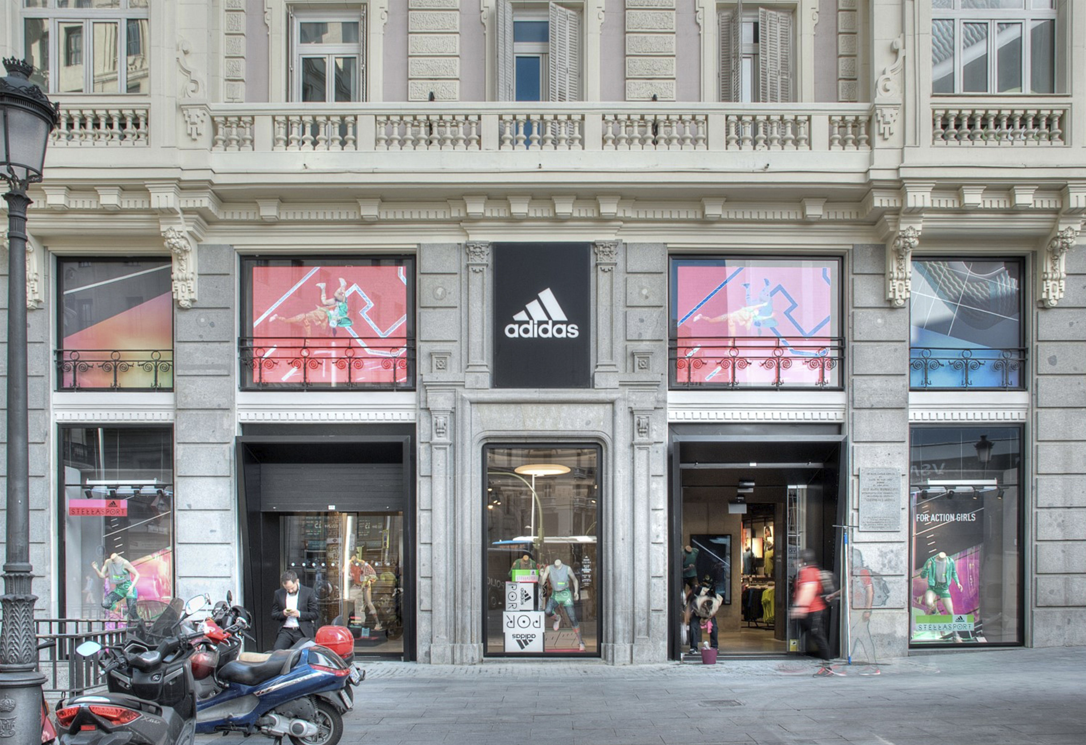 cuchara cupón El cuarto Adidas – Madrid – Adqa Proyectos