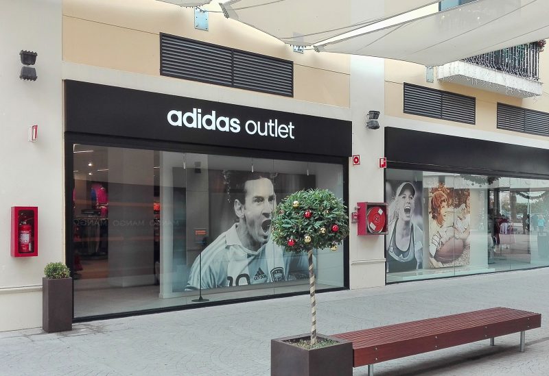 factory outlet adidas